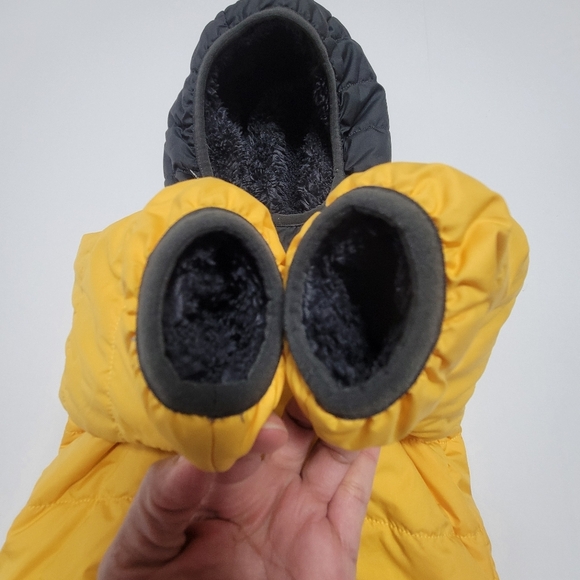 The north face Reversible hooded fleece puffer Jacket Infant's 3-6M. - Picture 7 of 14